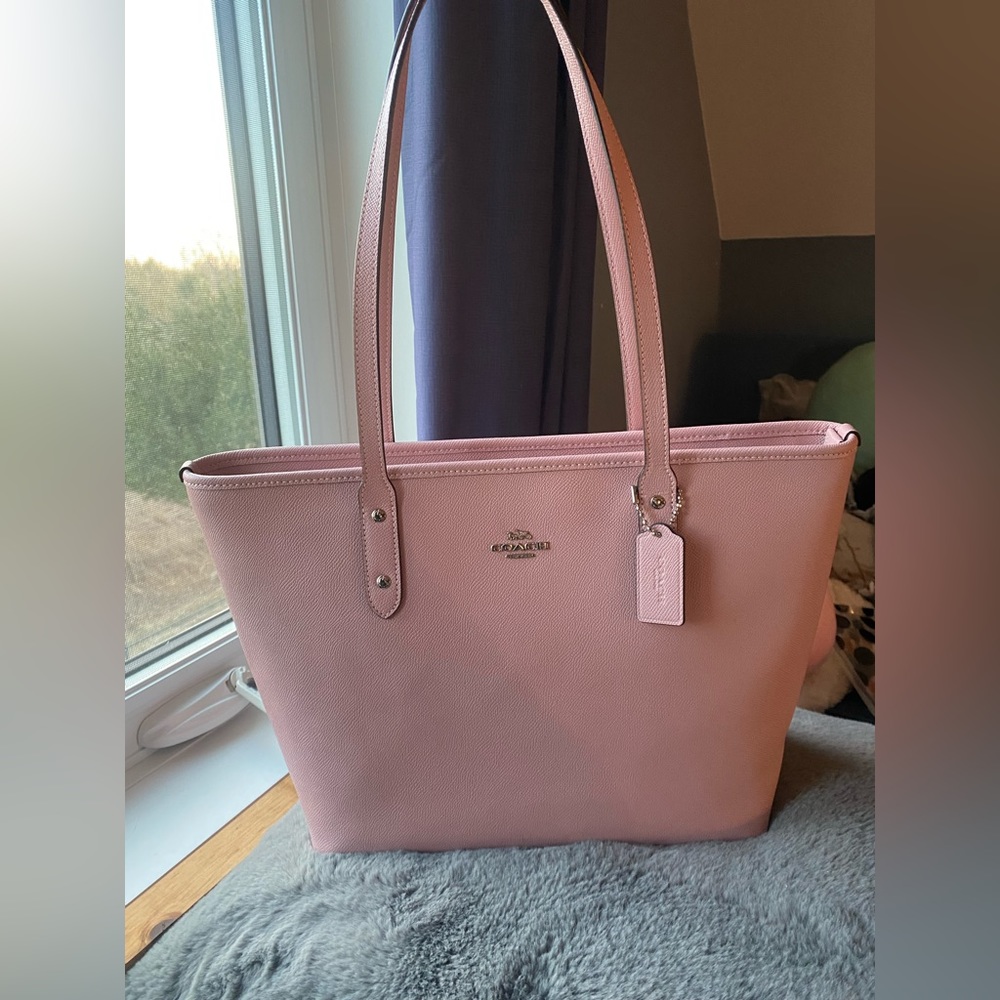 brand new large baby pink coach tote